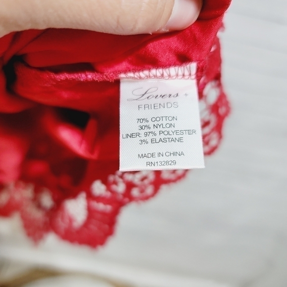 Lovers + Friends Caspian Shift Red Lace, sz LARGE - Picture 5 of 9